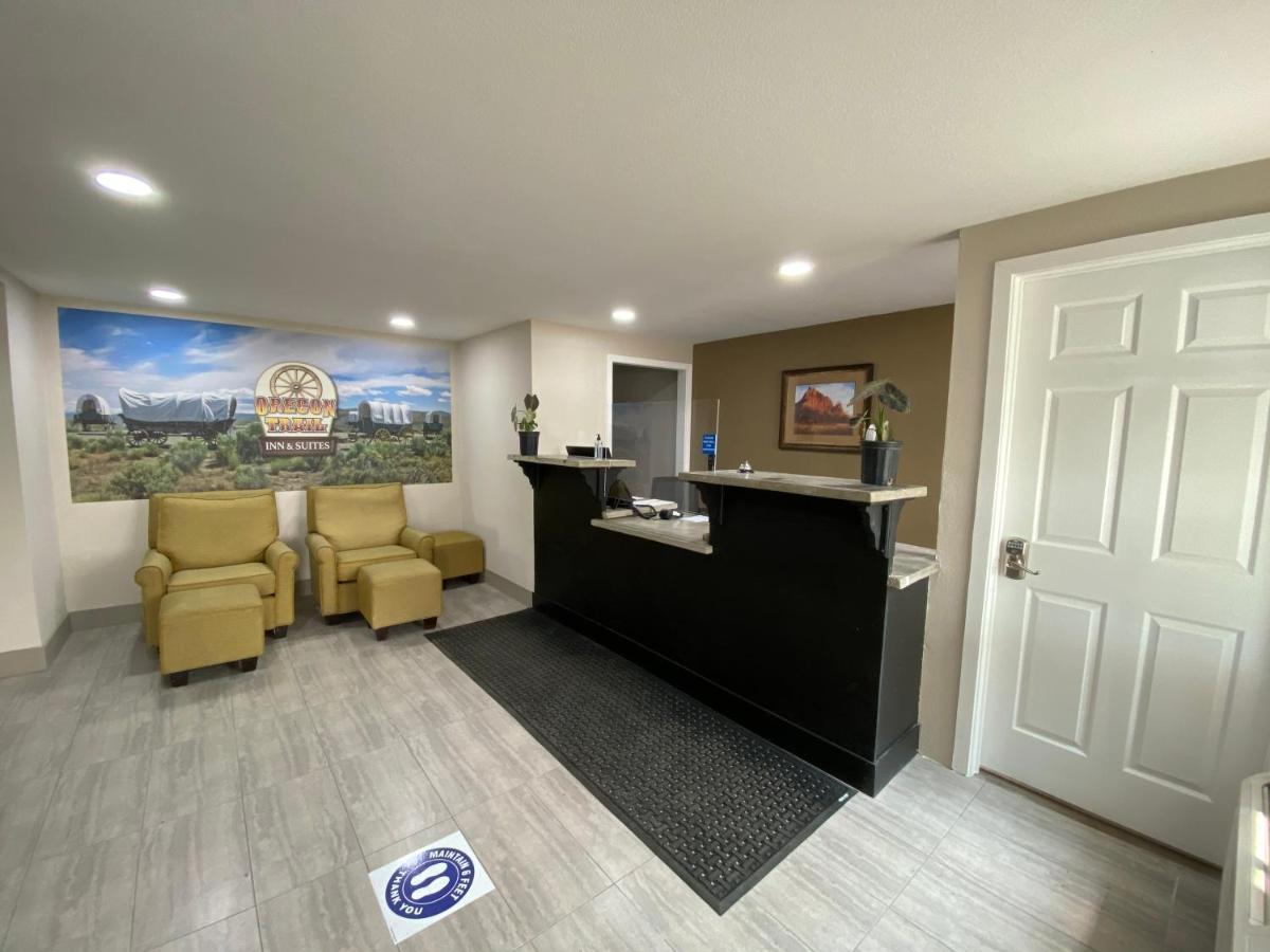 Oregon Trail Inn And Suites Lakeview Buitenkant foto